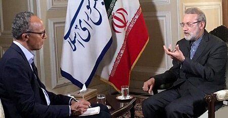 لاریجانی: داشتن رهبران متوهم حق ملت آمریکا نیست