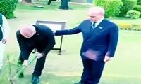 بیل زدن پزشکیان در پاکستان سوژه شد