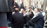 تجمع کارگران مقابل ریاست‌ جمهوری +عکس
