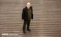 آتیلا پسیانی «سلفی با دموکراسی» می‌گیرد