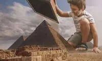 هنرنمایی عکاس سورئالیست با عکس های پسرش