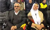 پدر و مادر وریا در ورزشگاه اربیل