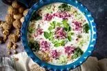 طرز تهیه آب‌دوغ خیار مجلسی؛ غذای نجات‌بخش روزهای گرم