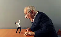 23 دلیل که نشان می دهد مدیرتان از شما متنفر است