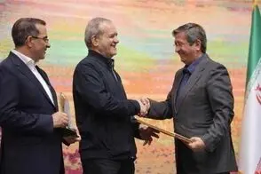 تقدیر پزشکیان از همتی پس از ثبت دلار ۲۰۰ تومانی!