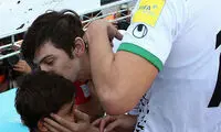 عکس: بوسه سردار بر صورت هانی نوروزی