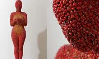 تصویر زن کفش دوزکی