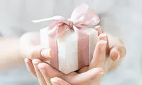 چه هدیه‌ای یک خانم را خوشحال می‌کند؟