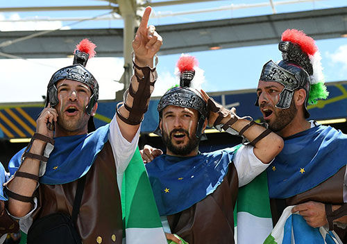 عکس: گلادیاتورهای ایتالیایی در ورزشگاه