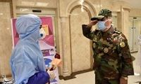 احترام نظامی مقام ارشد ارتش به یک پرستار