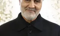 سردار سلیمانی در لباس خادمی امام رضا (ع)