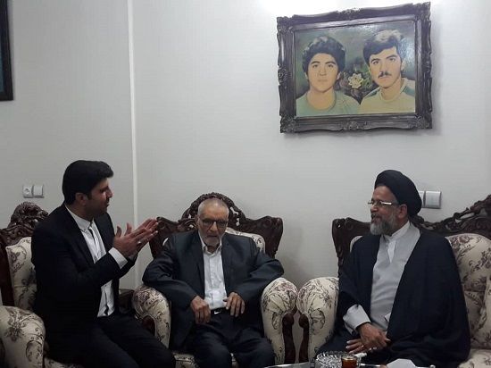 دیدار وزیر اطلاعات با خانواده شهید فهمیده
