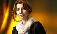 الیف شافاک: نویسنده باید از سیاست سر دربیاورد