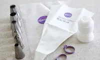 شکوفه زدن روی کیک با این ماسوره ها