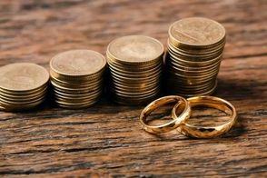 ابتکار خلاقانه معترضان قانون مهریه مقابل مجلس