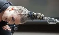 حرکت عجیب یک زن با موهایش!! +عکس