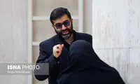 نطق خبرساز چهره موافق گرانی بنزین روی آنتن زنده