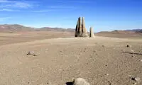 مجسمه دست بیابان شیلی