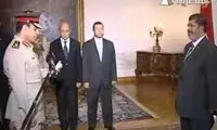 مرسی فقط با این فرد سوار هواپیما می شود!