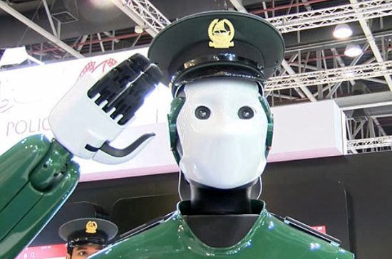 نخستین روبات پلیس دنیا در دبی