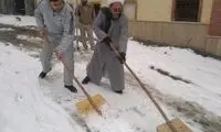 اقدام  یک امام جمعه برای برف‌ روبی +عکس