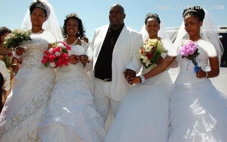 ازدواج همزمان مردی با 4 دختر! +عکس