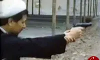 عکس: هاشمی دست به اسلحه شد