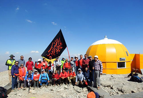 برپایی مرتفع‌ترین ایستگاه صلواتی در قله توچال