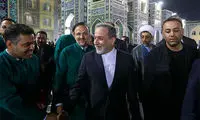 حضور عراقچی در چایخانه حرم امام رضا(ع)