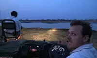 عکس: توافق شیر و تمساح بر سر بوفالو!