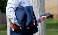 زنگنه چه موبایلی دست می‌گیرد؟
