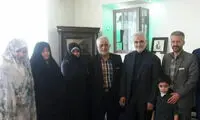 دیدار سردار سلیمانی با خانواده شهدای مدافع حرم