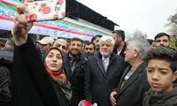 سلفی با عارف در خیابان آزادی