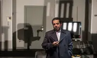 عکس: نمایش «نگاهمان می کنند»