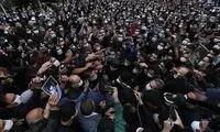 همایون شجریان در میان سیل دوستداران پدر