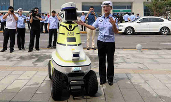 ربات‌ها، دستیار افسران راهنمایی و رانندگی شدند