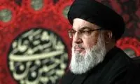 اهتزاز پرچم مشکی بر فراز گنبد حرم مطهر رضوی