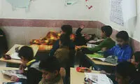 تدریس معلم نیشابوری روی تخت در کلاس!