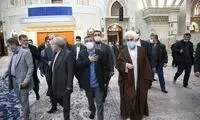 تصاویر؛ حضور محمود احمدی‌نژاد در حرم امام