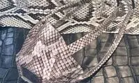 ماسک با پوست خزندگان هم وارد بازار شد