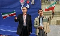 تصاویر: احمدی نژاد پرچم را به مشایی سپرد