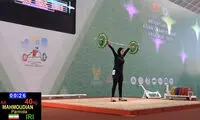 نخستین وزنه‌بردار بانوی ایران روی تخته رفت
