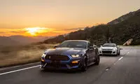 کامارو ZL1 و موستانگ شلبی GT350R؛ سکانسی تازه از یک نزاع ابدی