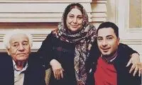 نوید محمدزاده در کنار پدر و مادرش
