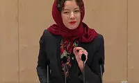 نماینده اتریش در اعتراض به منع حجاب، روسری سر کرد