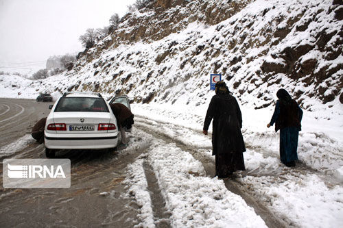 بارش برف و باران در جاده‌های ۱۱ استان کشور