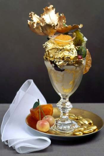 بستنی طلایی در برج میلاد را ببینید!