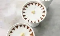 مارشمالویی که روی هات‌چاکلت شکوفه می‌دهد!