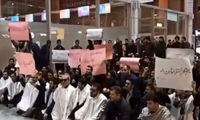 تجمع دانشجویان و طلاب در فرودگاه تبریز