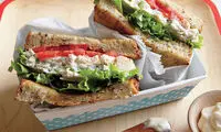 ساندویچ فوری برای شام خانم‌های کارمند